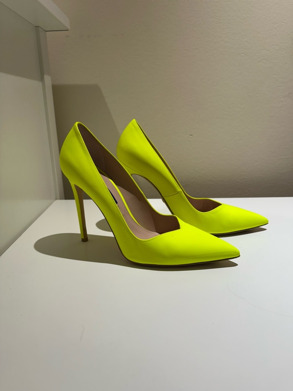 Stuart Weitzman Neon Yellow Pointed Toe Pumps - Vibrant Lime
